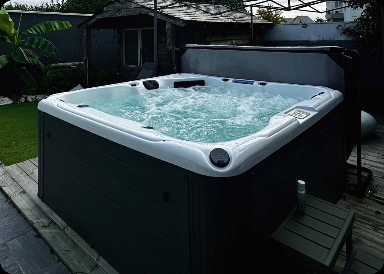 Le grand nid douillet - Jacuzzi extérieur - Maison in Angers, Angers und Umgebung