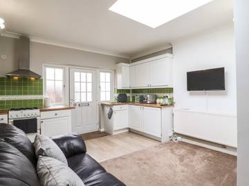 Cottage for 2 People in Essex, East of England, Photo 1