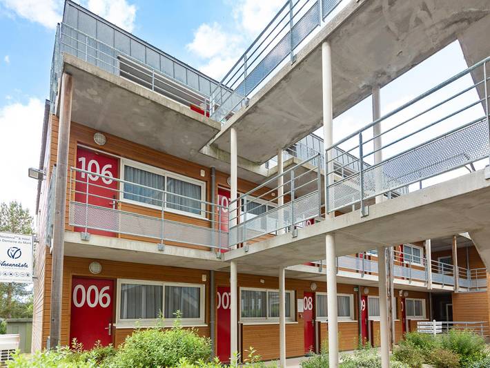 Gîte pour 6 personnes, avec piscine et balcon/terrasse, adapté aux familles à Roz-sur-Couesnon
