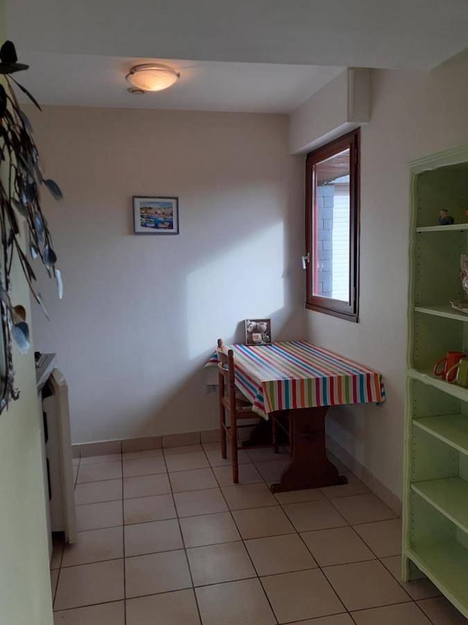 Location de vacances pour 2 personnes, avec terrasse ainsi que jardin et vue à Noyal-Pontivy - 3