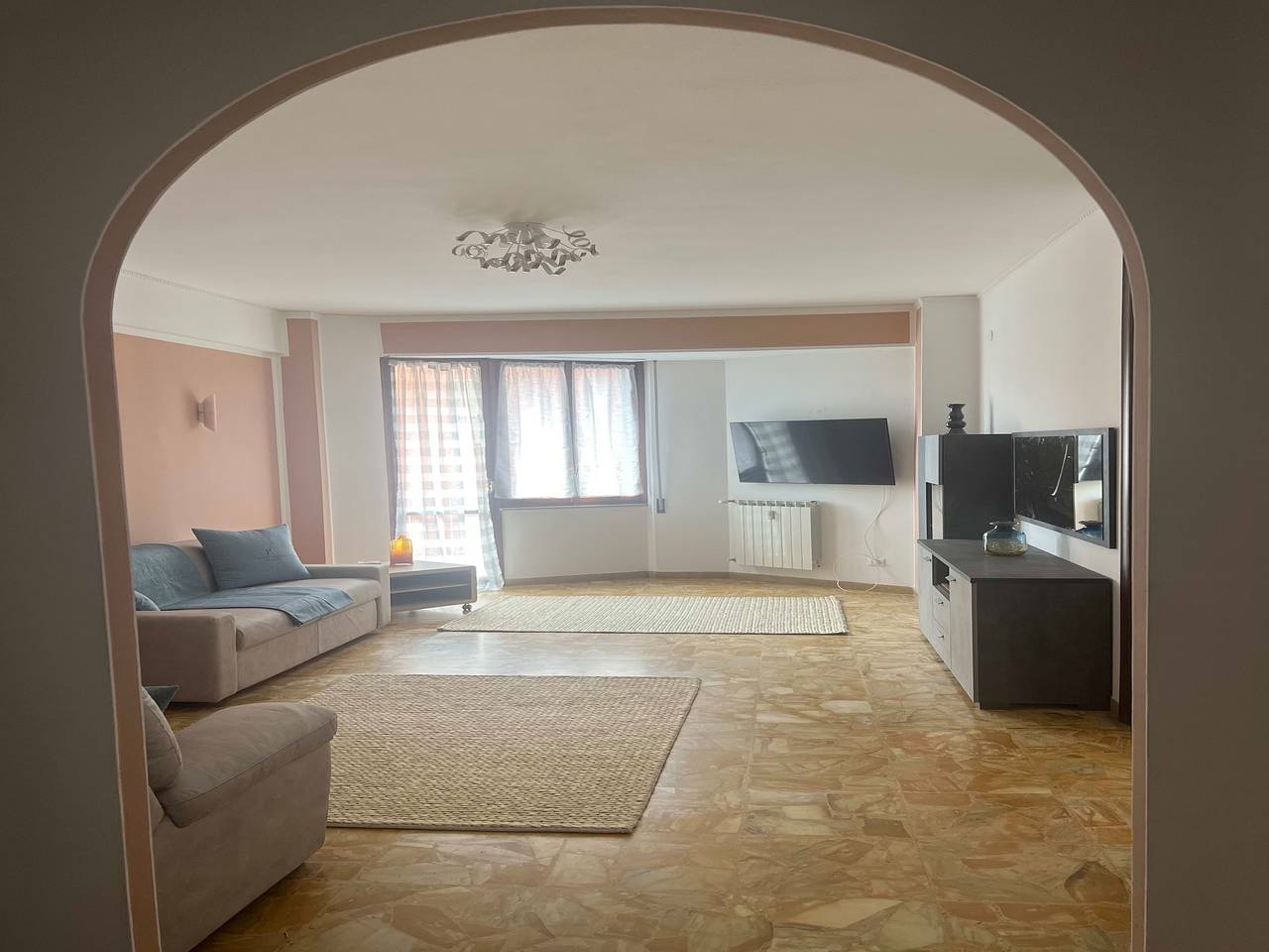 Entire apartment, Large Bright Apt - Cinque Terre & Gulf of Poets in La Spezia (City), La Spezia