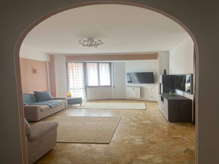 Entire apartment, Large Bright Apt - Cinque Terre & Gulf of Poets in La Spezia (City), La Spezia