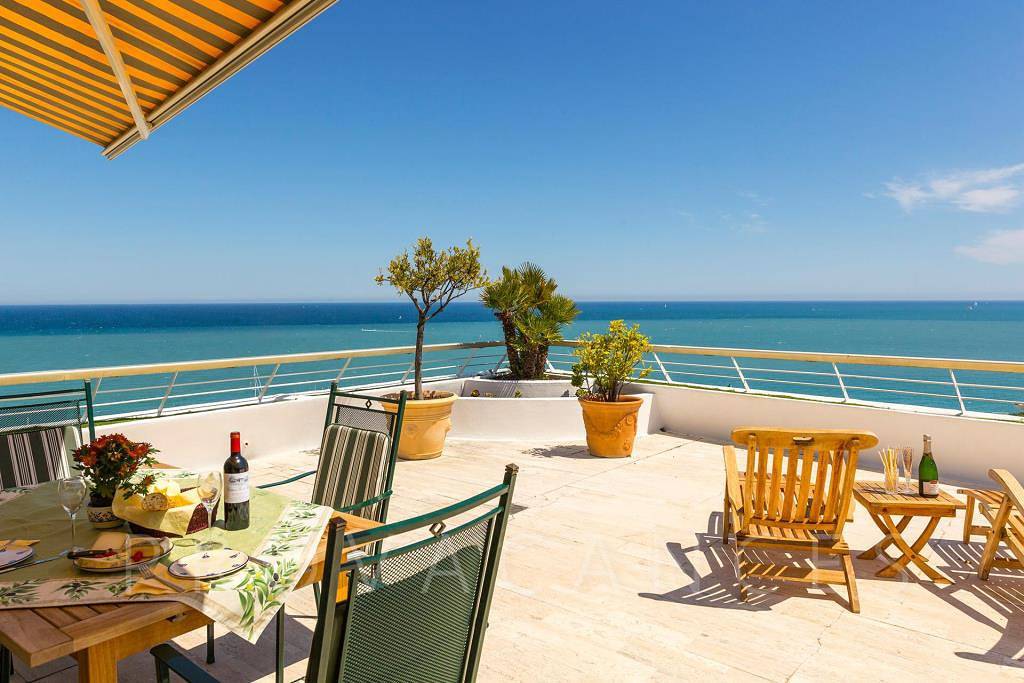 Ganze Ferienwohnung, Ferienwohnung mit Panoramablick in Villeneuve-Loubet in Villeneuve-Loubet Plage, Villeneuve-Loubet