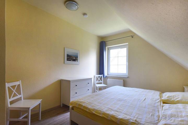 Ganze Wohnung, Familienfreundliche Reihenhauswohnung mit Kamin,Wlan, Sauna, Haustiere gestattet in Prerow, Fischland - Darß - Zingst
