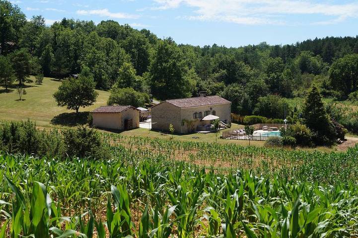 Location de vacances pour 7 personnes, avec terrasse à Sainte-Alvère