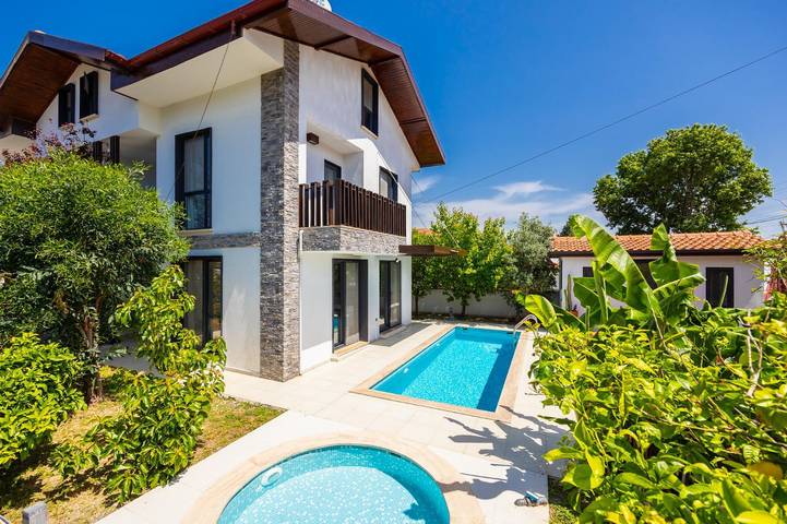 Villa für 8 Personen, mit Meerblick und Kinderpool sowie Garten - 1