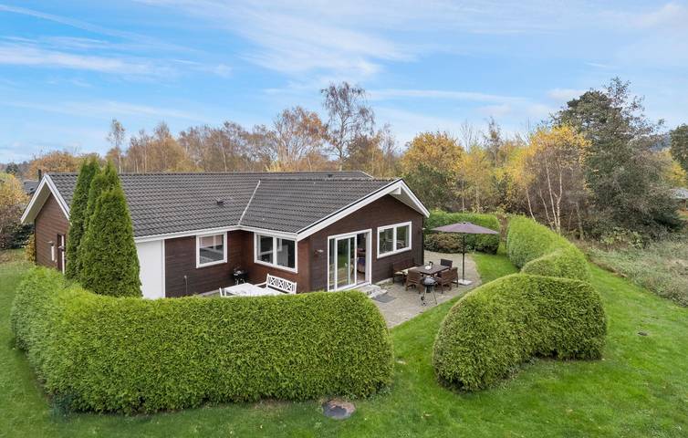 Ferienhaus für 8 Personen, mit Terrasse und Whirlpool sowie Garten und Sauna in Asnæs