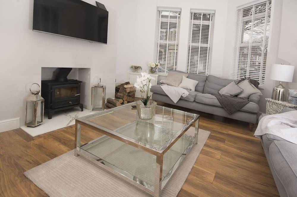 Pontcanna Townhouse Free Parking, Just 5 Mins Walk from Cardiff City Centre in Cardiff, Cardiff region