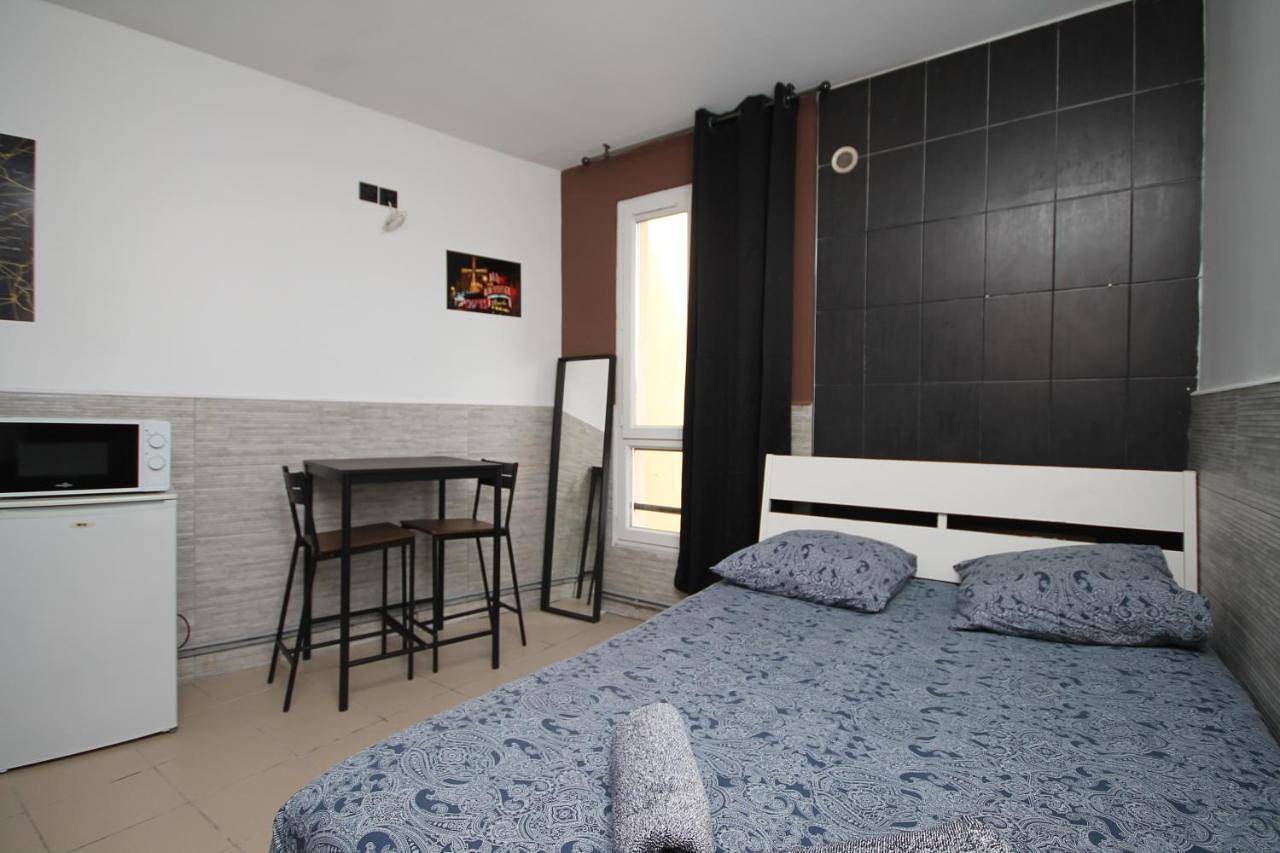 Double Room in Saint-Denis, Seine-Saint-Denis
