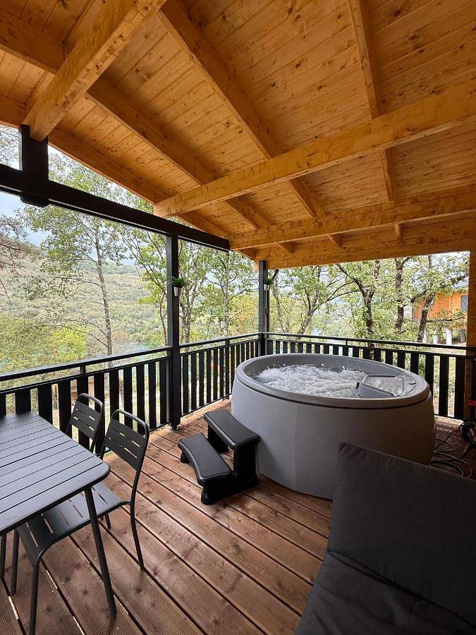 Lodge pour 5 personnes, avec jacuzzi et balcon