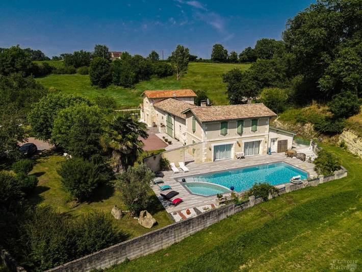 Location de vacances pour 4 personnes, avec piscine ainsi que jardin et terrasse à Bonnetan - 2