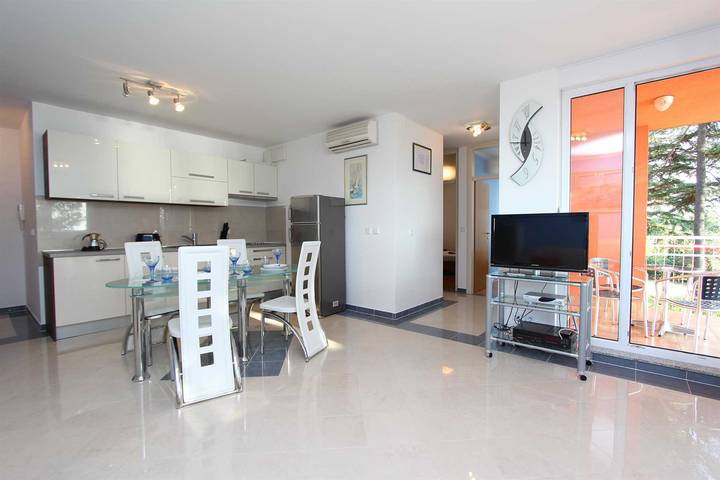 Gîte pour 4 personnes, avec balcon/terrasse et balcon, adapté aux familles à Novigrad - 4