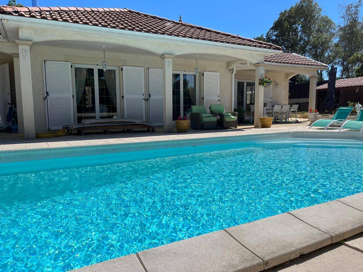 Suite dans villa provençale avec parking et piscine in Région de Nancy