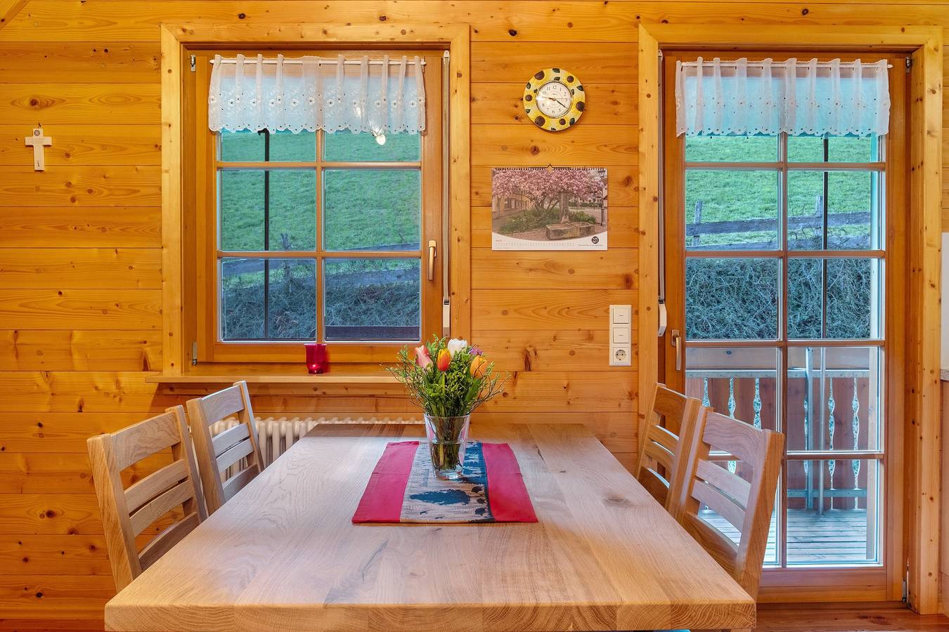 Appartement entier, Appartement 'Bergblick' avec vue sur les montagnes, terrasse partagée et Wi-Fi in Mühlenbach, Forêt-Noire centrale
