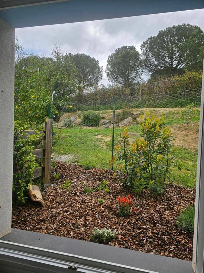 Gîte pour 2 personnes, avec piscine ainsi que vue et terrasse à Palaja - 3