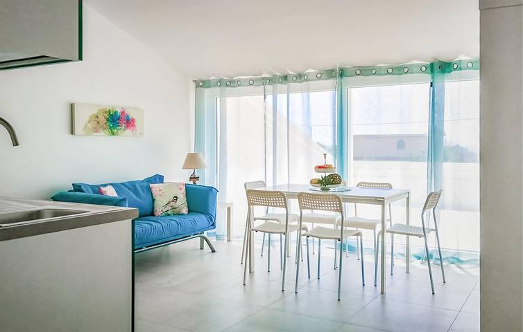 Entire holiday apartment, Sea View Apartment, 200m to Beach, Terrace Parking in Spiaggia Santa Maria del Focallo, Pozzallo