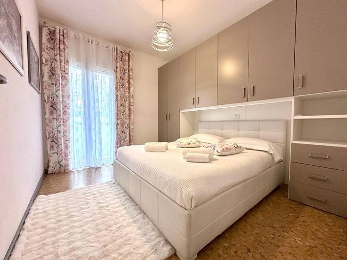 Chalet para 10 personas, con jardín además de piscina y vistas, Familias con niños - 1