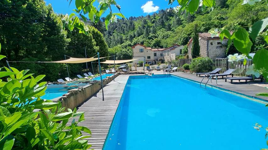 Gîte pour 5 personnes, avec piscine, adapté aux familles