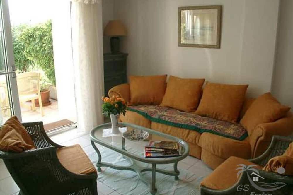 Entire apartment, Chayofa Costa Adeje above Los Cristianos in Arona, South Tenerife