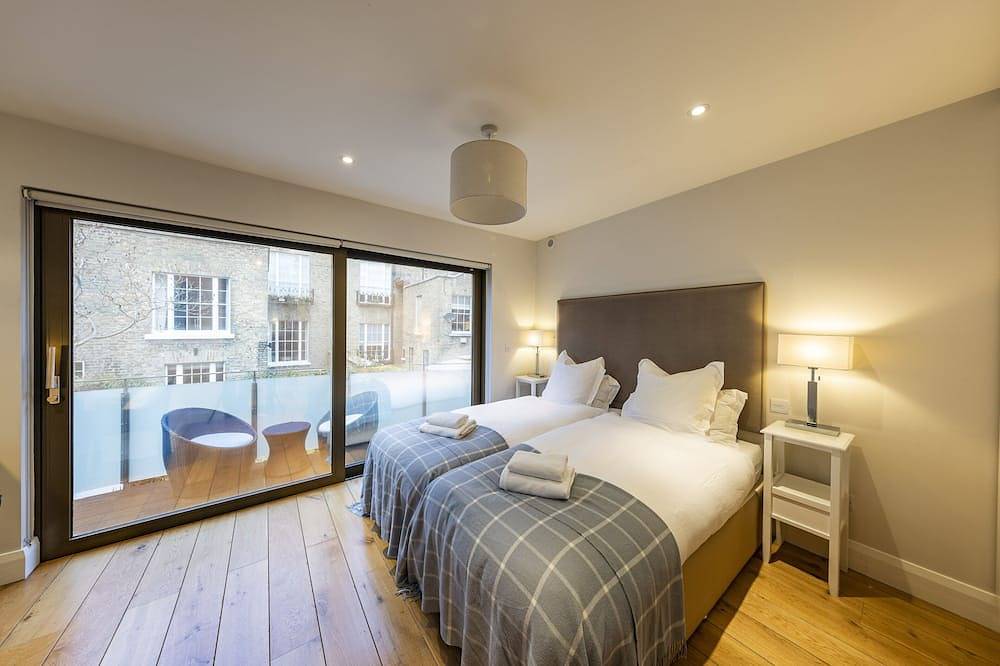 Entire apartment, Luxurious three bedroom apartment in Mews building 10min from St Stephen's Green in Dublin, County Dublin
