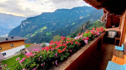 Hütte für 12 Personen in Hippach, Zillertal, Bild 1