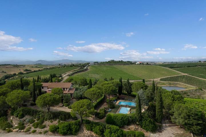 Villa per 12 persone, con piscina e sauna nonché giardino e idromassaggio, con animali domestici a Grosseto