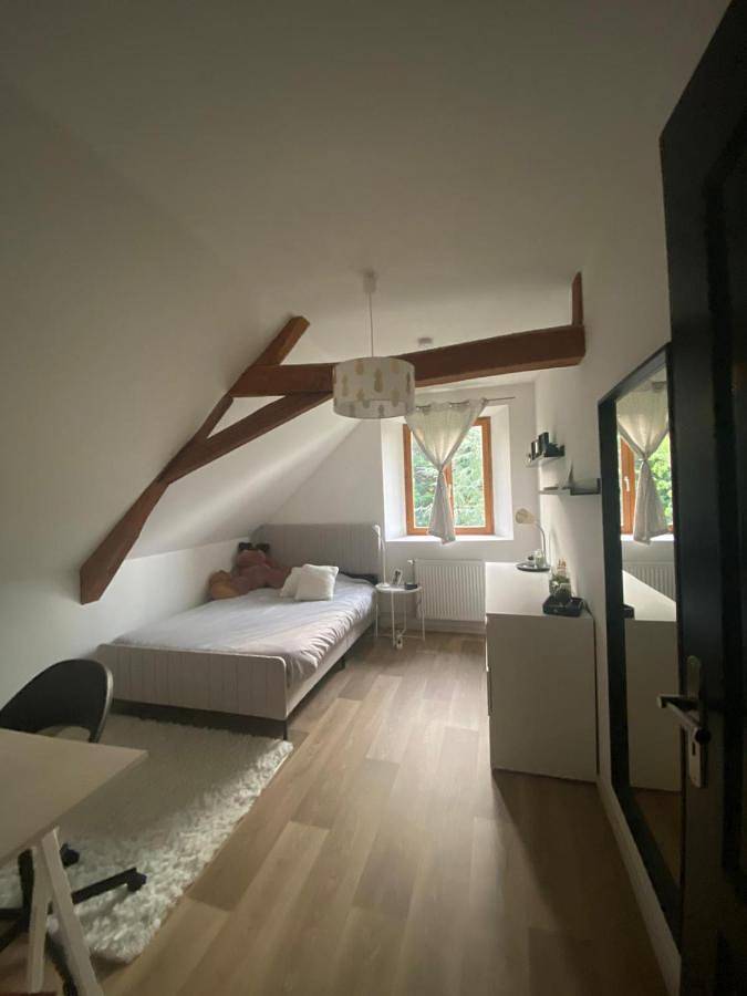 Gîte pour 6 personnes, avec piscine ainsi que vue et terrasse à Teloché