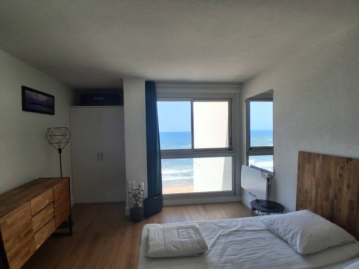 Appartement entier, Studio moderne avec piscine, vue panoramique Biarritz in Biarritz, Région de Bayonne