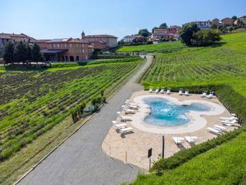 Casa Vacanza per 35 Persone in Cossombrato, Provincia d'Asti, Foto 1