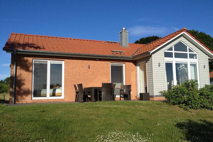 Ferienhaus für 6 Personen, mit Sauna und Terrasse sowie Garten - 1