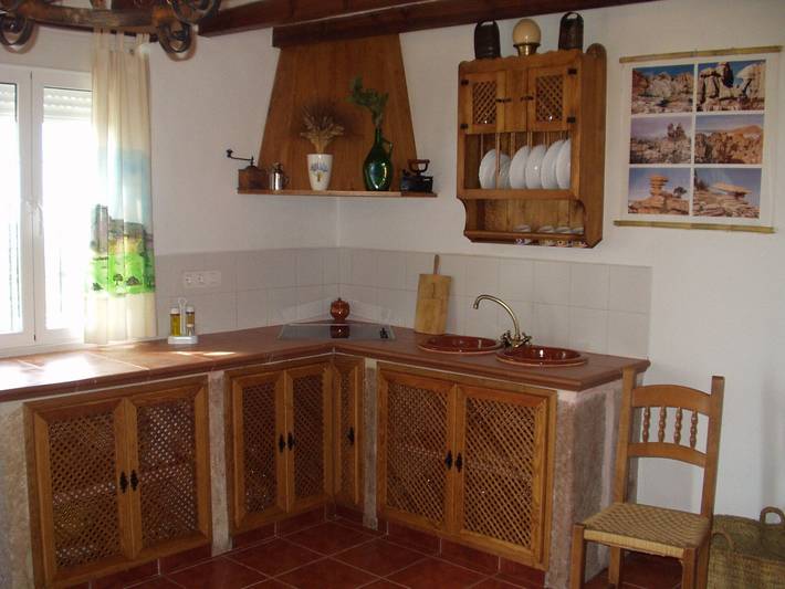 Casa rural para 6 personas, con jardín además de terraza y piscina, Se admiten mascotas en Villanueva de la Concepción - 4