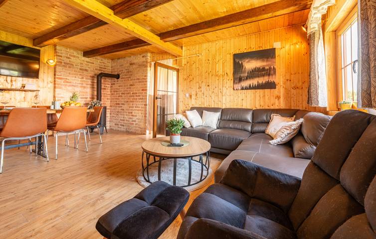 Encantador apartamento de 150 m² con piscina, terraza y a 200 m del río Novčica in Gospić, Condado de Lika-Senj
