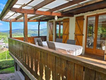 Maison de campagne pour 5 personnes, avec sauna et vue ainsi que jardin et piscine à Gerbamont