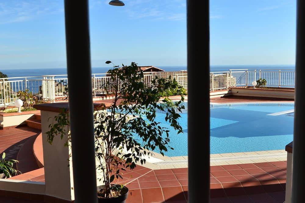Appartement entier, Amazing Apartment Loft Near The Beaches in Cap-d'Ail, Côte méditerranéenne (France)