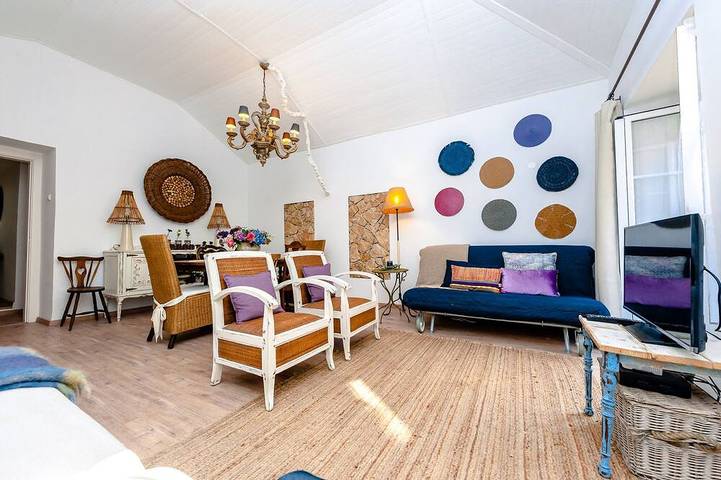 Vacation rental for 8 people, with balcony in Lisbon