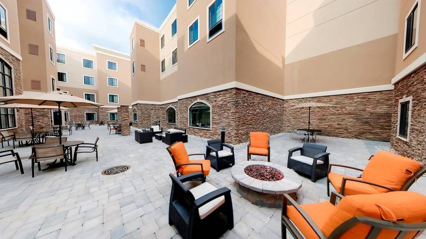 Apartamento entero, Staybridge Suites Ann Arbor in Ann Arbor, Condado de Washtenaw
