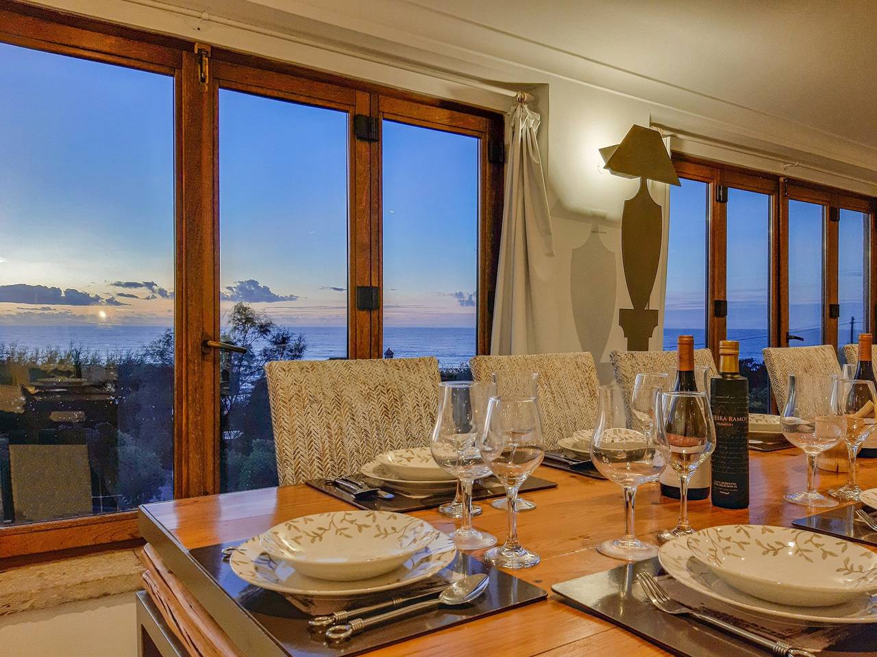 Casa de Férias 'Casa Nau Em Frente À Praia' com Vista Mar, Jardim Privado e Wi-Fi in Colares, Costa de Lisboa