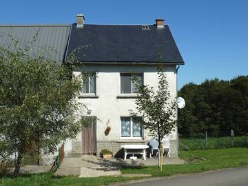 Gîte pour 6 personnes, avec jardin dans le Puy-de-Dôme