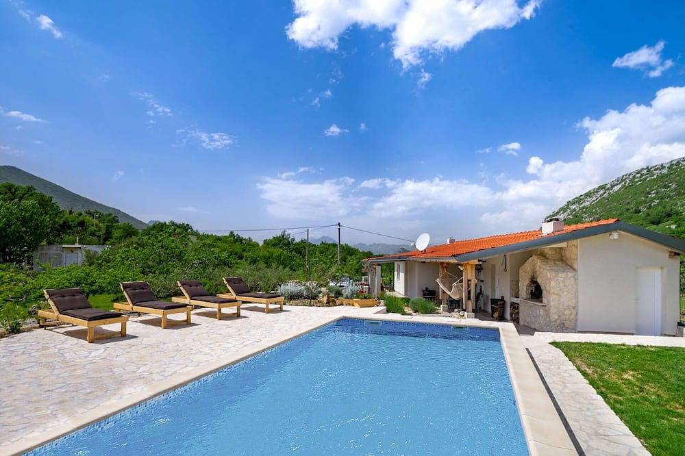Casa vacanza a Zadvarje a partire da 287€ a notte