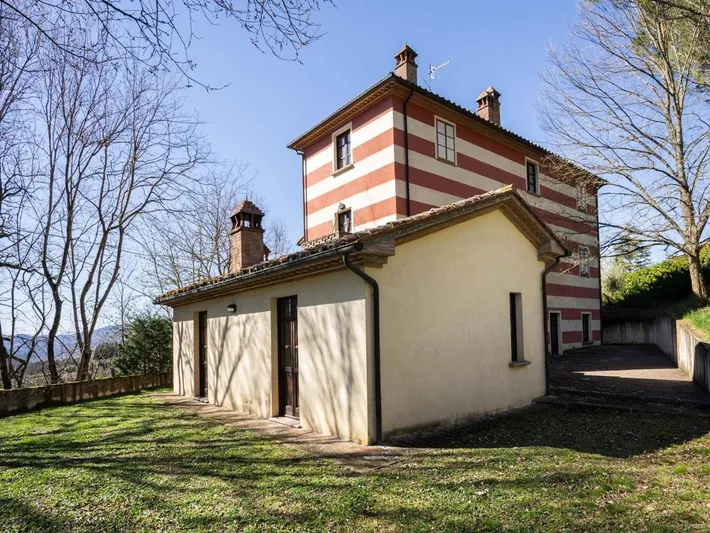 Casa vacanza per 4 persone, con terrazza e piscina nonché giardino, con animali domestici - 1
