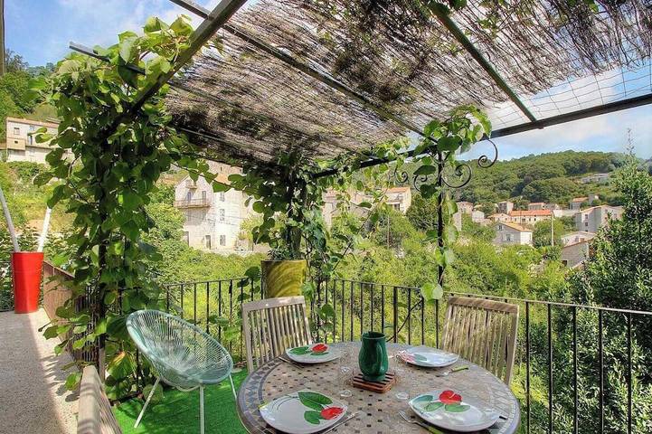 Location de vacances pour 4 personnes, avec terrasse à Levie - 2