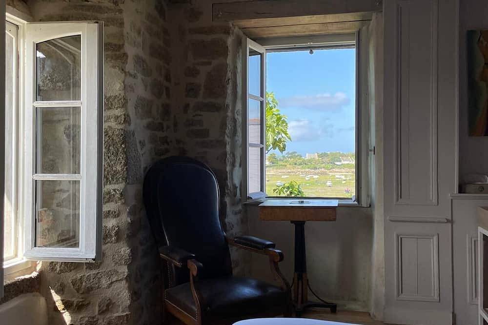 Maison les pieds dans l'eau in Landunvez, Région de Brest