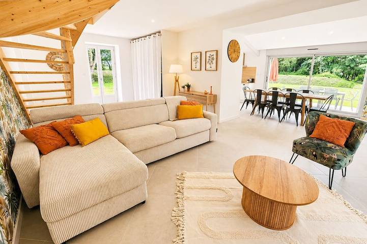 Location de vacances pour 8 personnes, avec terrasse et jardin à Châteauneuf-sur-Charente