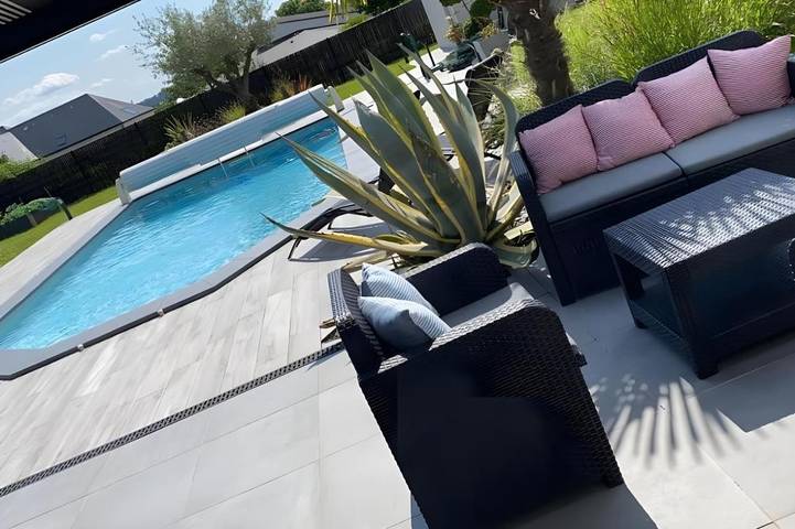 Location de vacances pour 10 personnes, avec jardin ainsi que piscine et terrasse à Saint-Saturnin - 2