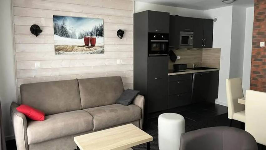 Ferienwohnung für 7 Personen, mit Pool und Balkon - 1