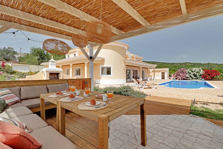 Location de vacances pour 10 personnes, avec balcon ainsi que balcon/terrasse et piscine dans Alte - 3
