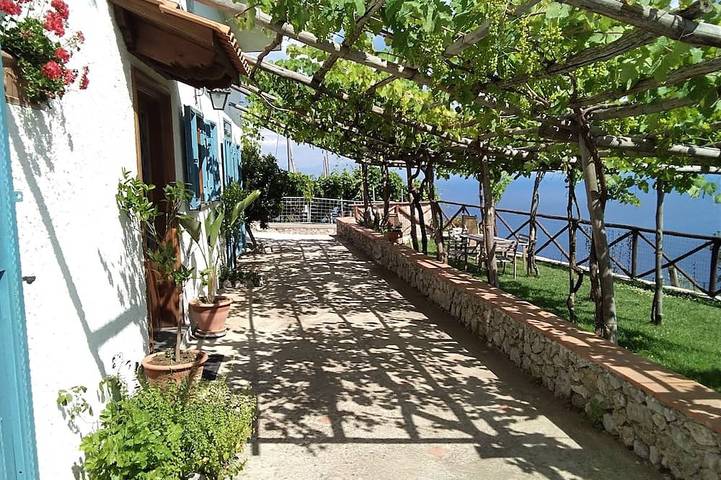 Ferienwohnung für 4 Personen, mit Terrasse und Garten in Furore