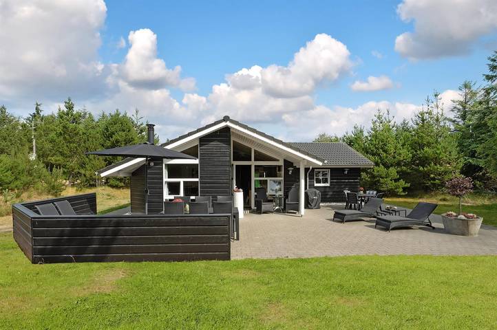Ferienhaus für 8 Personen, mit Whirlpool und Terrasse sowie Sauna