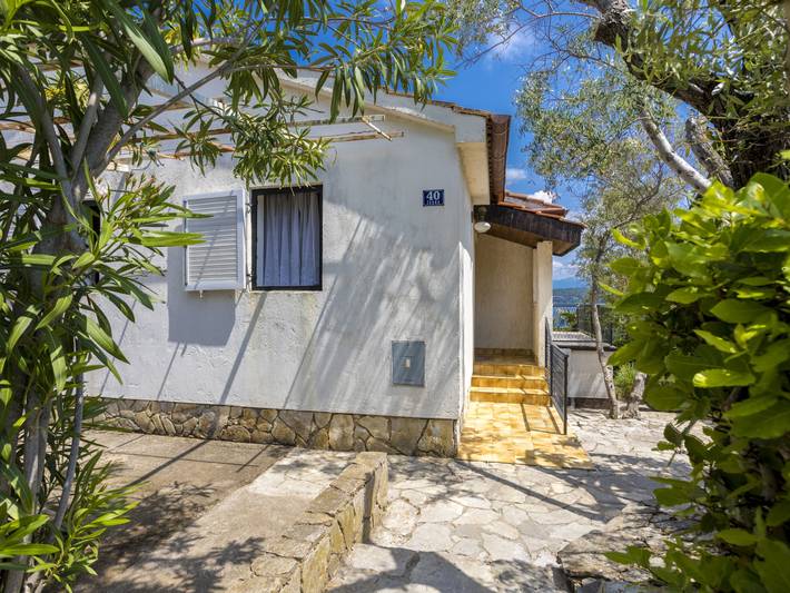 Ferienwohnung für 5 Personen, mit Terrasse und Garten