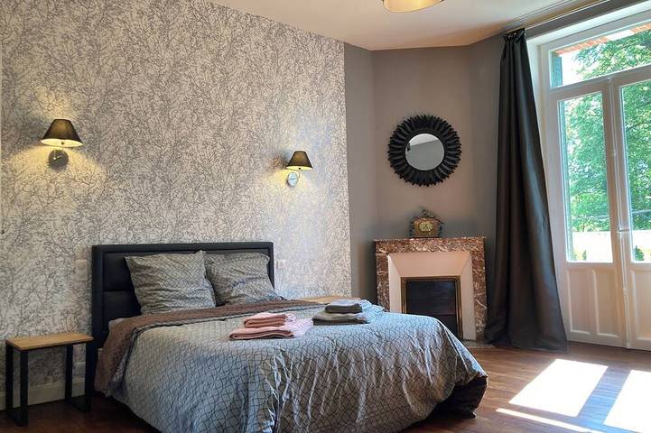 Location de vacances pour 10 personnes, avec terrasse et jardin à Pruniers-en-Sologne - 3